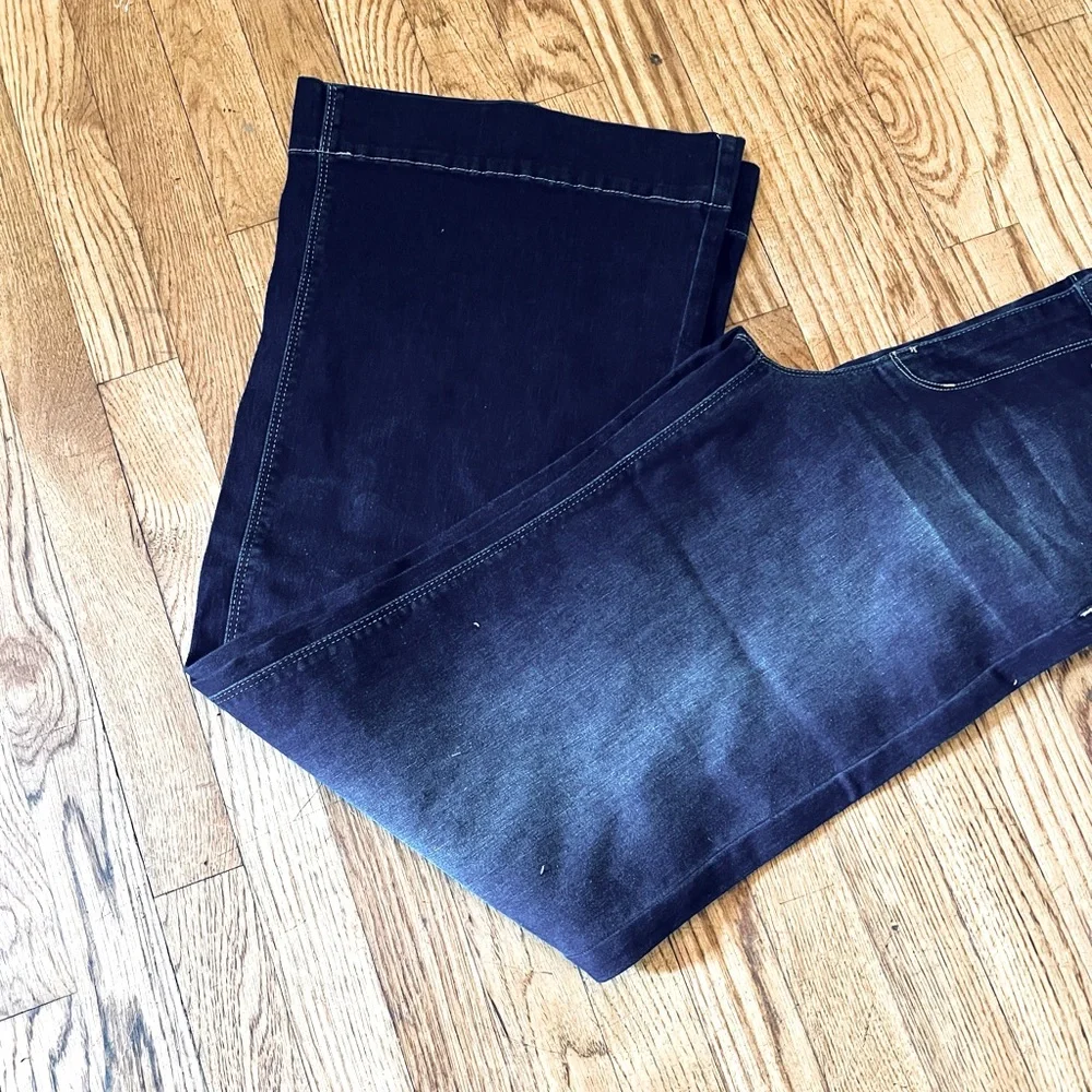 Wide Leg Boho  5 Pocket Best Fitting Jeans in a Dark Wash - Picture 7 of 8